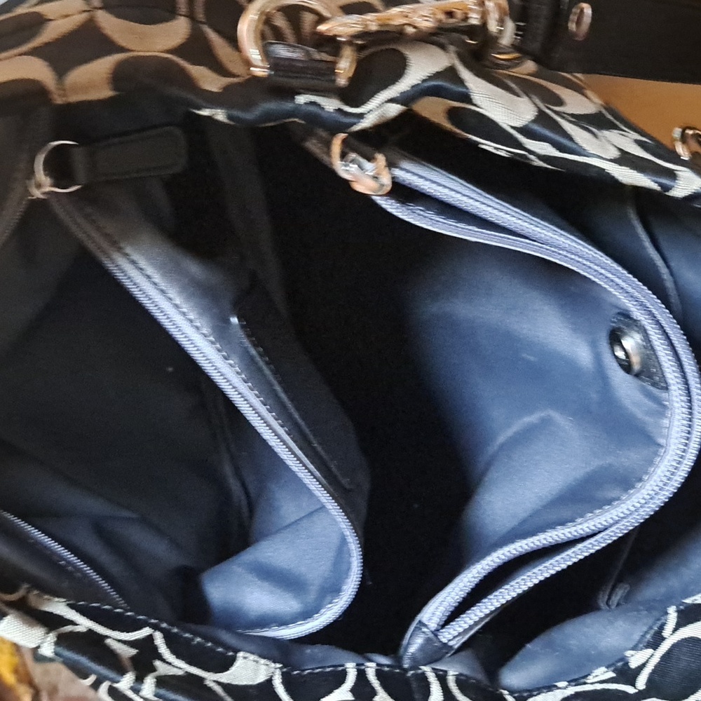 Euc Coach Ashley bag beautiful signature bag  F15510. 🌺Offers Welcome🌺 - Picture 6 of 8